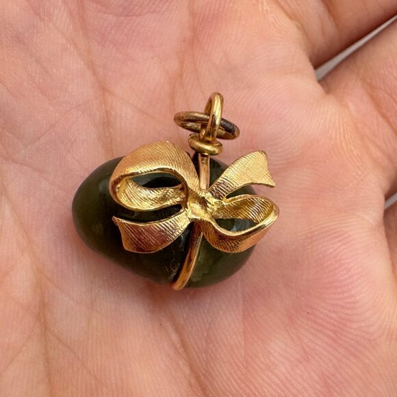 VTG Solid 14K Yellow Gold Nephrite Jade Egg Pendant Bow Design .75" - Picture 2 of 11